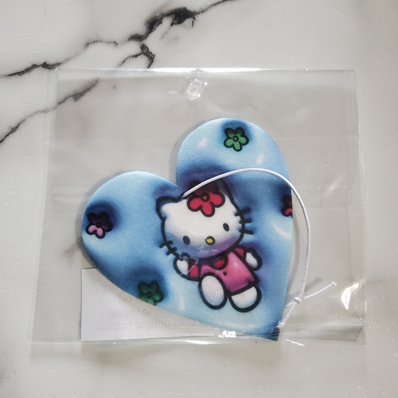 Hello Kitty Car Air Freshener - Picture 6 of 6